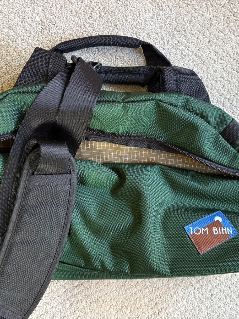 Tom Bihn Old School Carry All (OSCA) plus absolute shoulder strap